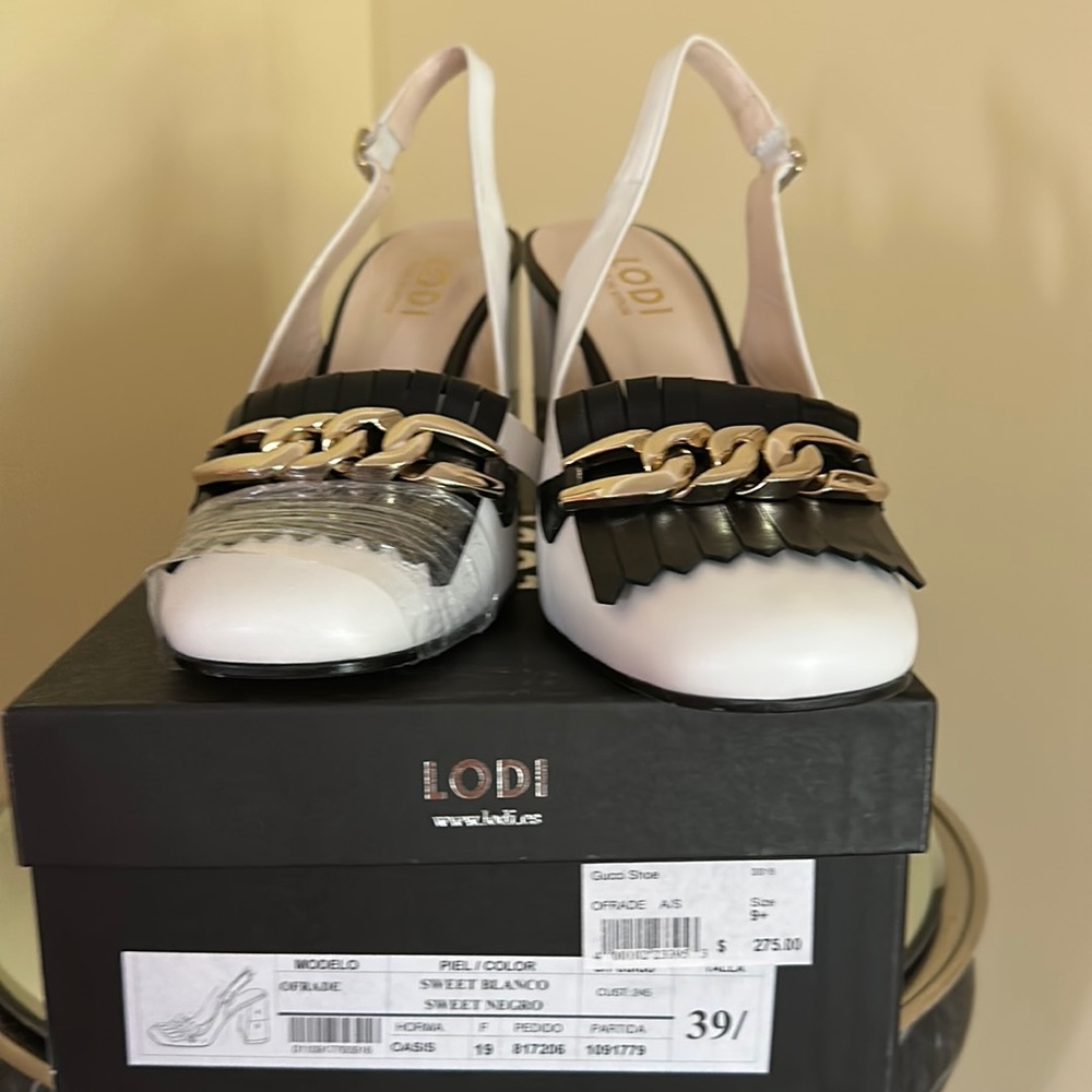 New Lodi sandal, black and white size 39